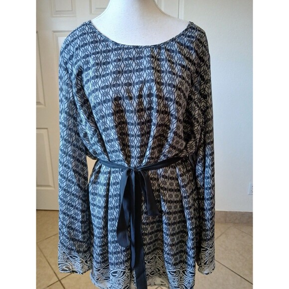 FASHION BUG Womens Blouse Tunic Lunes 3X Top Flared Long Sleeve Gray Geografic - Picture 2 of 16